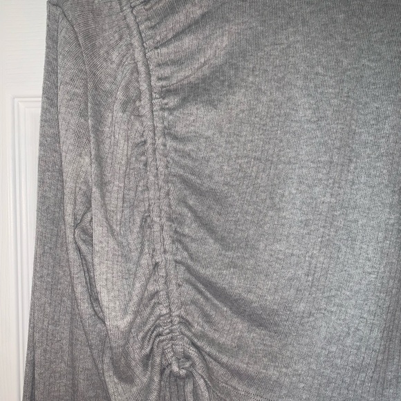 Long Sleeve Crop Top with Adjustable Rouching - Picture 2 of 4